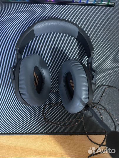 Наушники JBL quantum 100