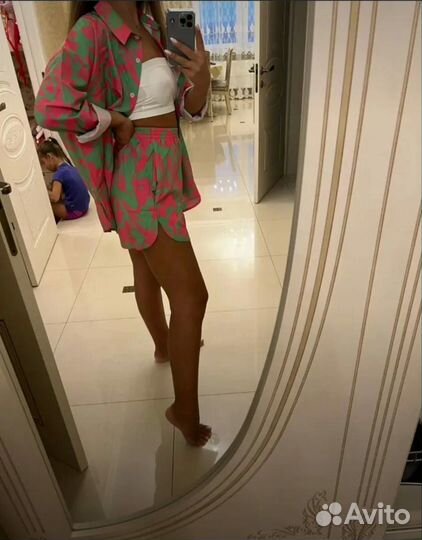 Новый женский яркий костюм с шортами,р.42-44