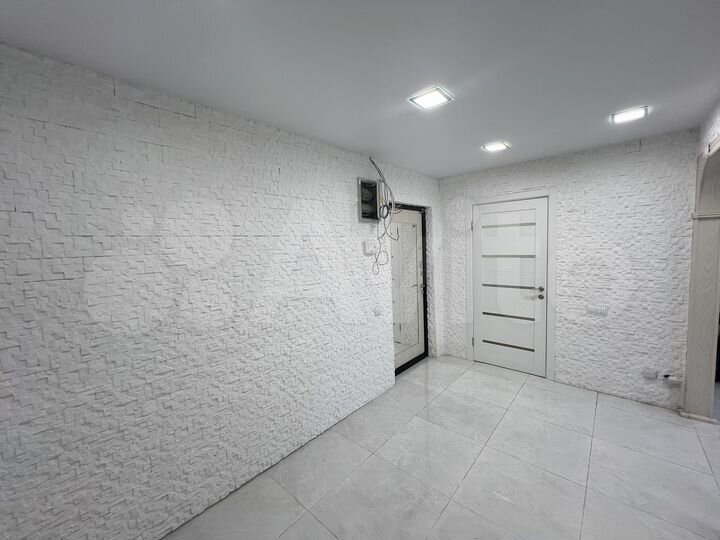 2-к. квартира, 49,8 м², 1/9 эт.