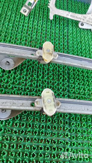 Направляющие переднего стекла Opel Vectra C