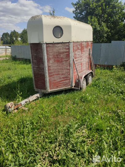 Прицеп коневоз