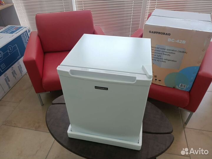 Холодильник мини бар 42 л