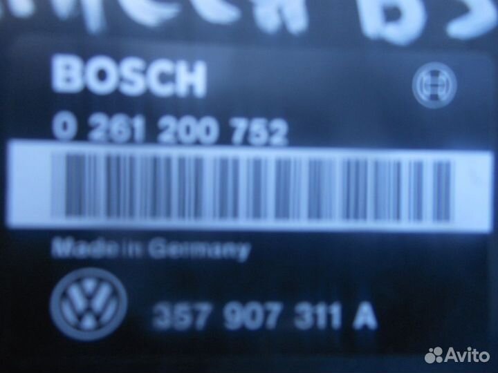 Блок управления двигателем VW Passat B3 1988-1993