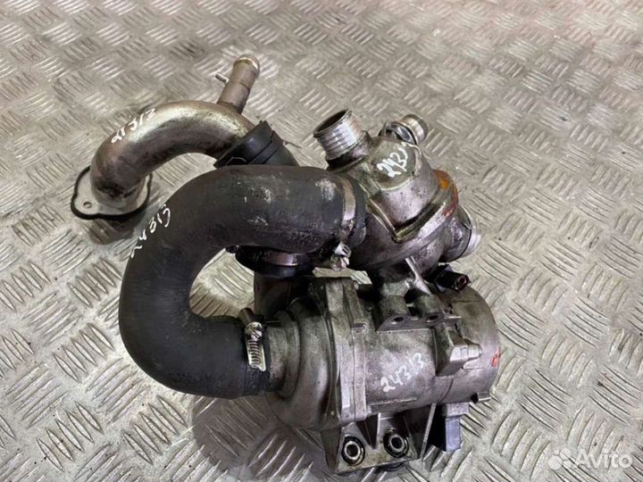 Насос антифриза (помпа) BMW 5 E60/E61