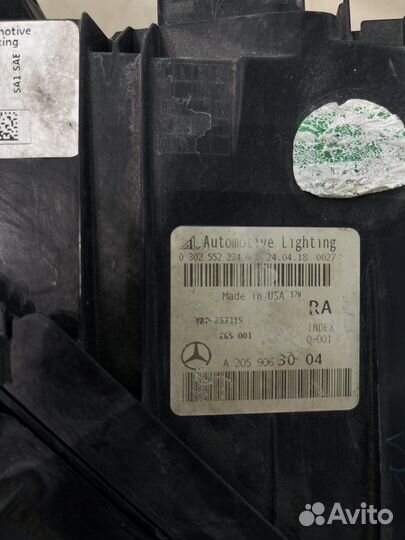 Правая фара на Mercedes-Benz 205