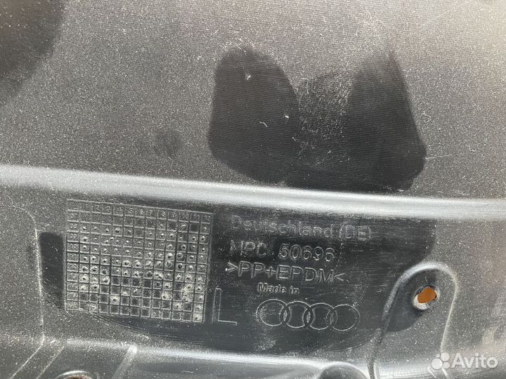 Подкрылок передний левый Audi A3/S3 8p