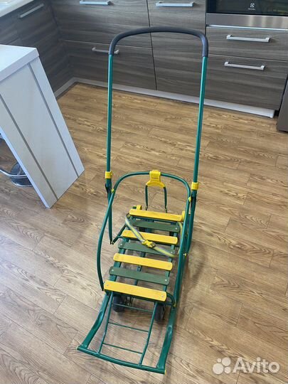 Детские санки на колесах