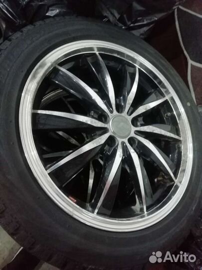 Bridgestone Blizzak Revo GZ 215/50 R17