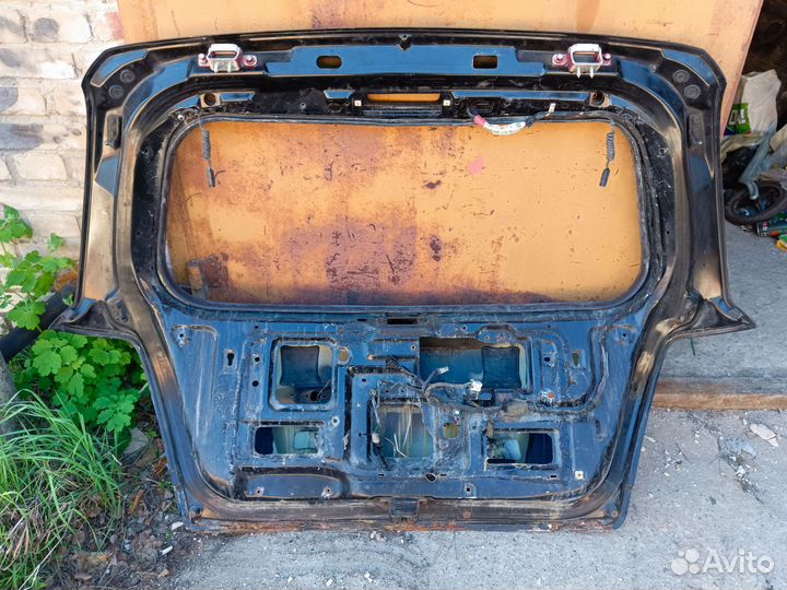 Крышка багажника киа соренто 1