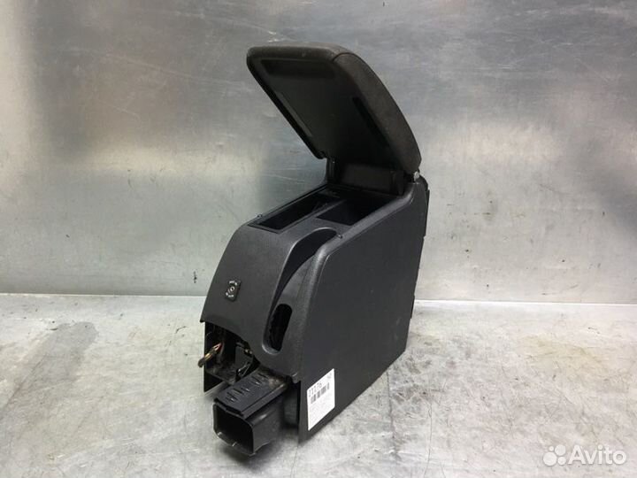 Подлокотник Volkswagen Golf Vi 2009-2013 хетчбэк