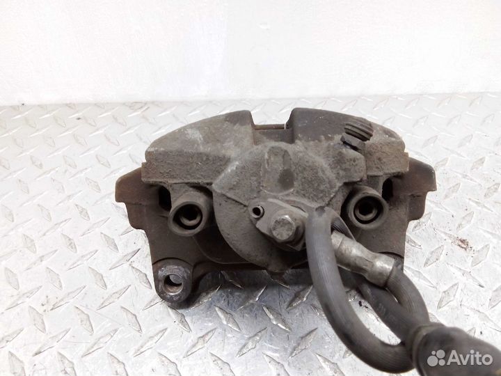 Суппорт передний правый Volkswagen Passat CC 357