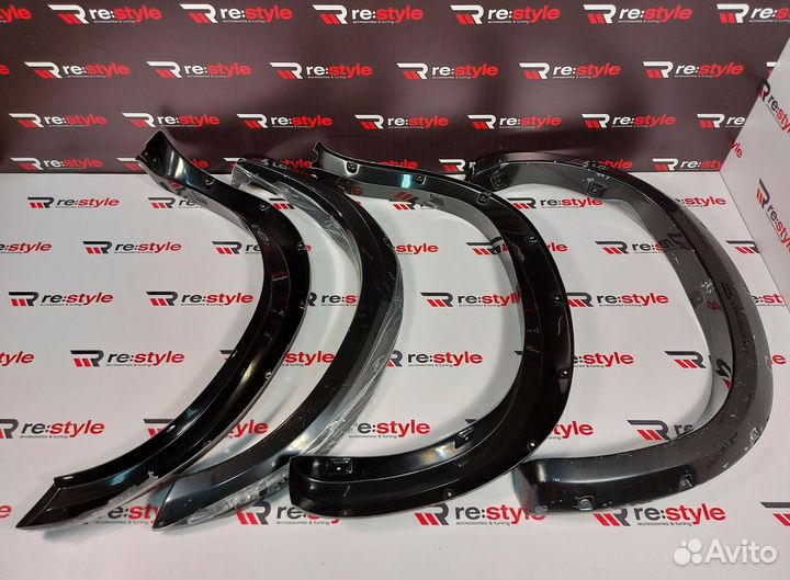 Фендера Toyota Tundra 2007-2013