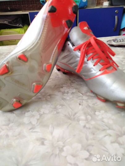 Футбольные бутсы