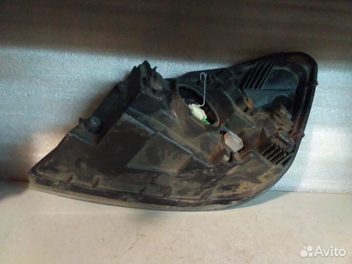 Фара битая правая Kia Rio 2