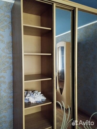 Шкаф купе с зеркалом