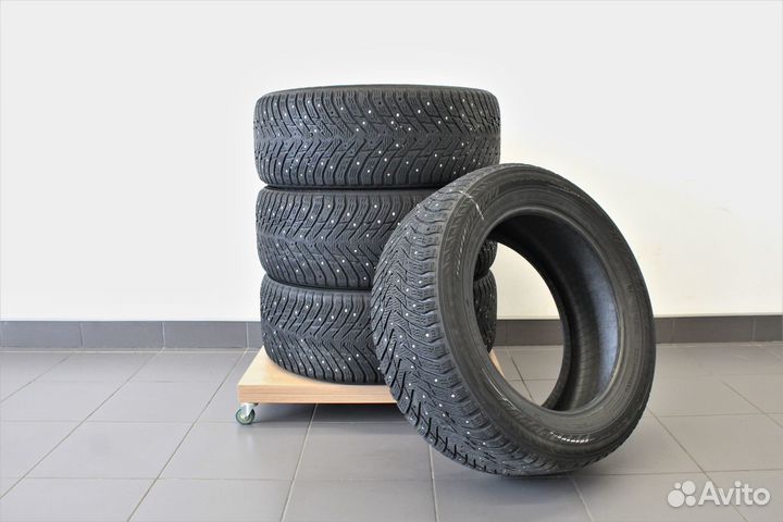 Nokian Tyres Hakkapeliitta 8 SUV 235/55 R17 103T