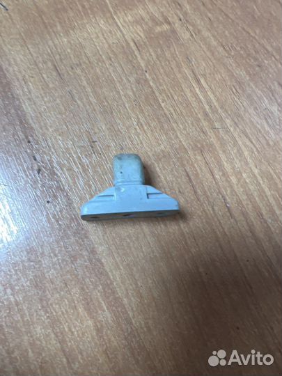 Кронштейн козырька VAG