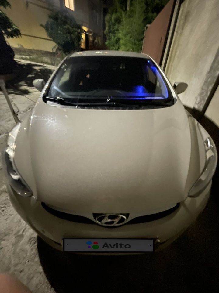 Hyundai Elantra: фото владельца