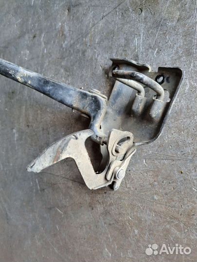 Замок капота Audi A4 B6