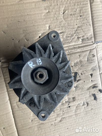 Генератор Рено 19