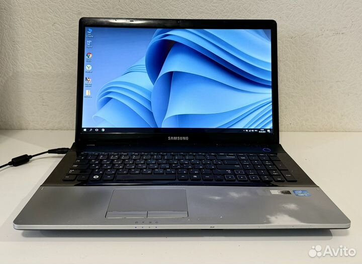 Samsung (i3 2.30GHz/16gb ddr3l/520MX 1gb/SSD+HDD)