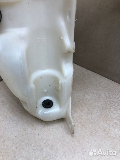 Бачок омывателя Volvo V40 универсал B4204T3 2003