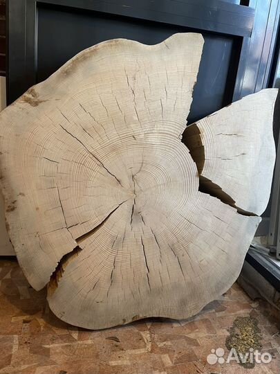 Слэб дерева и спилы