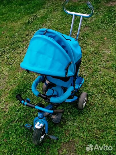 Детский трехколесный велосипед с ручкой