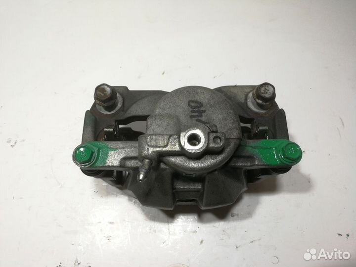 Суппорт передний Правый Toyota Camry ACV40