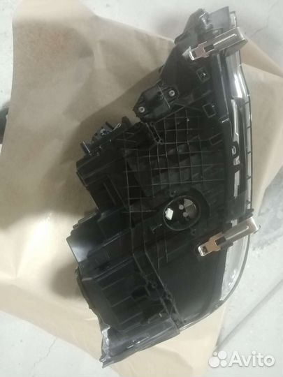 BMW 530i G30/31 Фара передняя левая