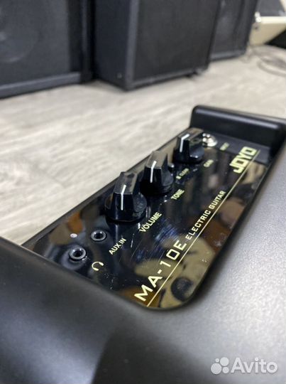 Портативный комбоусилитель для электрогитары