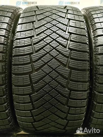 Pirelli Ice Zero 245/40 R18 97H