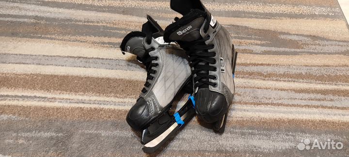 Коньки хоккейные