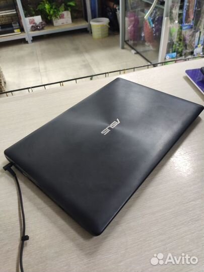 Ноутбук Asus X553M. 4 ядра, 8гб озу, 240 SSD