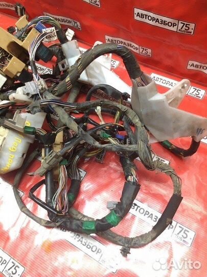 Коса под торпедо Toyota Camry SV41 3SFE 1996