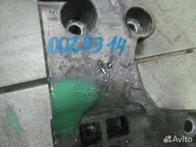 Кронштейн генератора Volkswagen