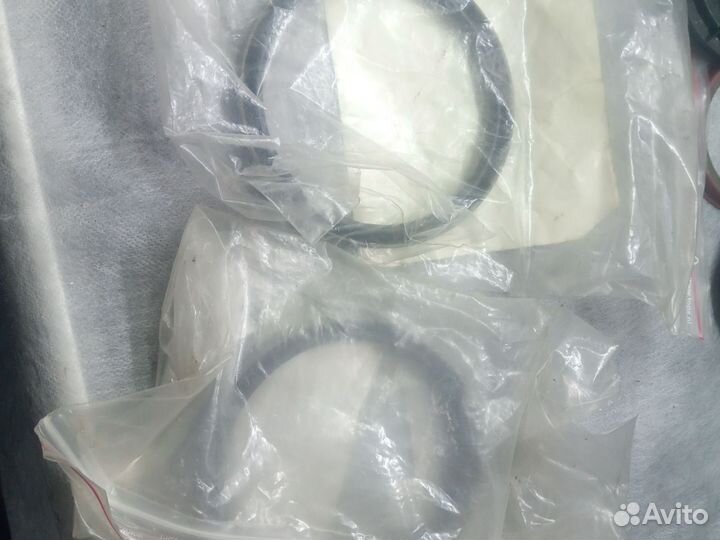 Задний сальник коленвала Форд Ескейп,Маверик 3.0