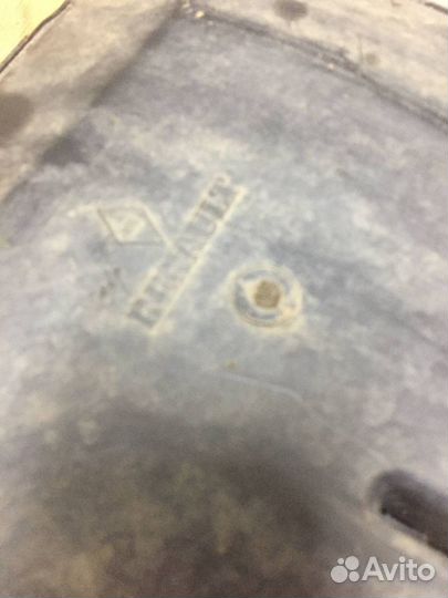 Корпус воздушного фильтра Renault Sandero