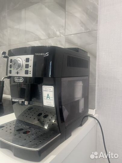 Автоматическая кофемашина Delonghi ecam 22.110.B