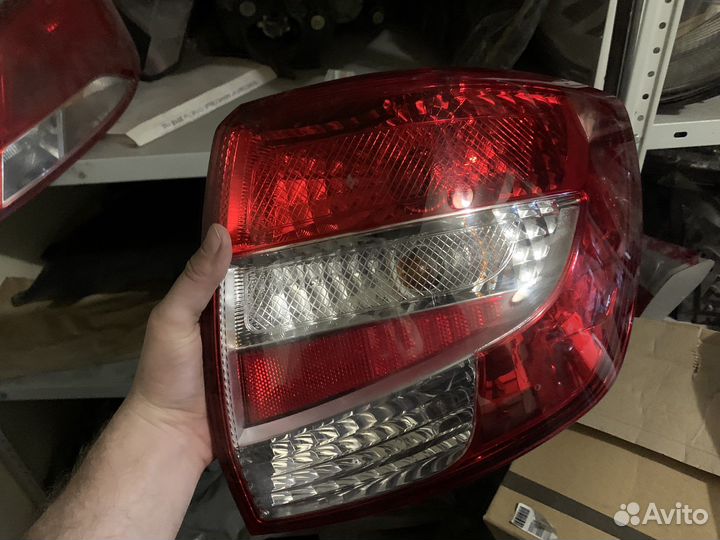 Фонарь задний правый лада приора 21903716010