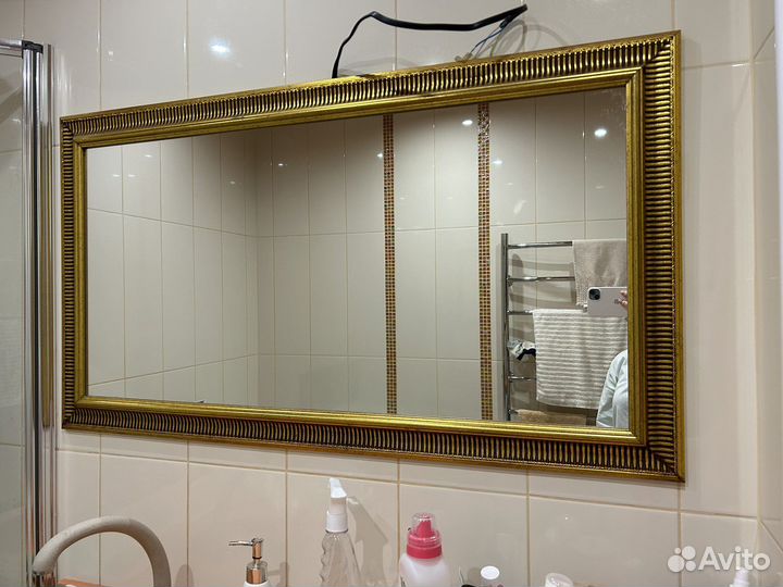 Зеркало настенное в раме