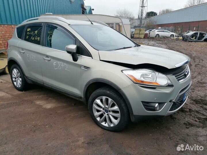 Накладка заднего правого фонаря Ford Kuga 1