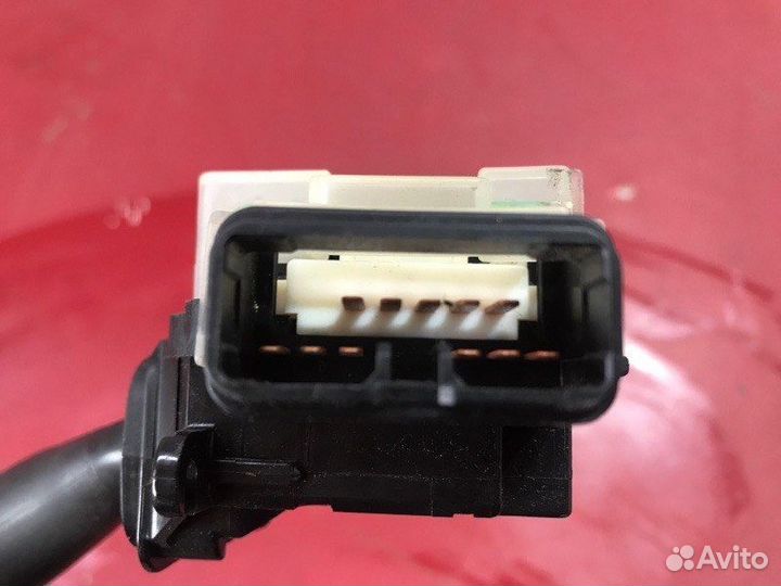 Подрулевой переключатель стеклоочистителя правый