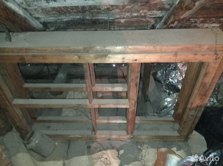 Окно с рамой