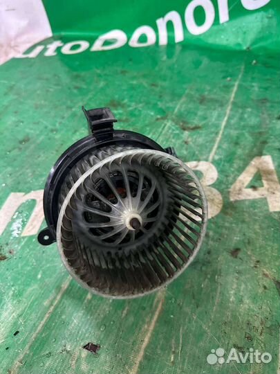 Моторчик печки mercedes L5964008