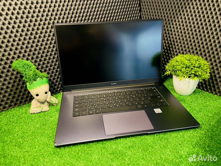 Ноутбук Huawei i3-10Th/8/SSD 256/UHD