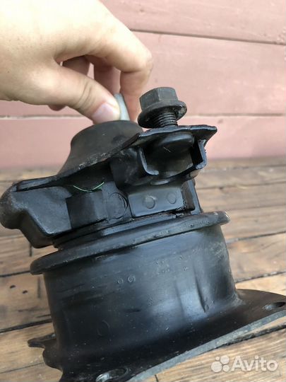 Передняя опора двигателя Accord 7