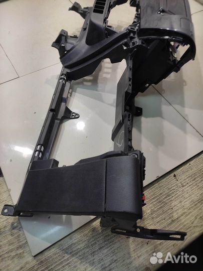 Торпедо(нижняя часть) (Toyota Hilux viii)