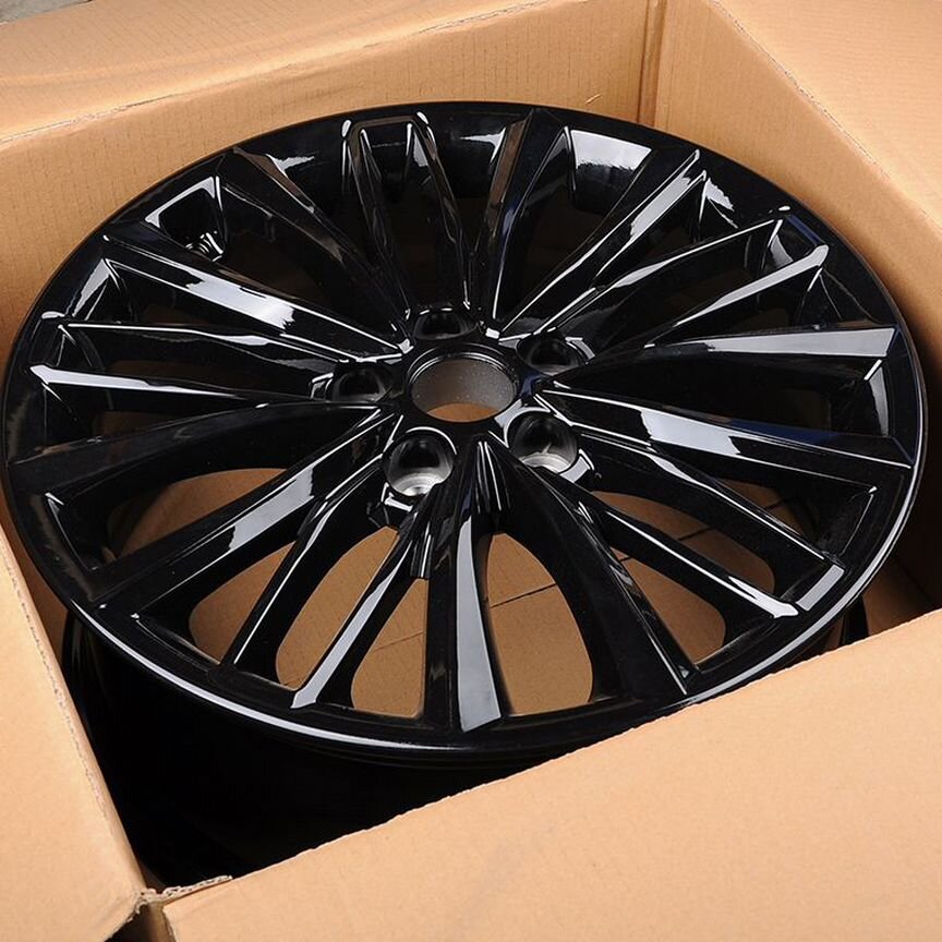 Диски на Hyundai Santa Fe, К5, Kia Sorento Prime KoKo Kuture 0171 8x19/5x114.3 D67.1 ET45 Gloss Blac