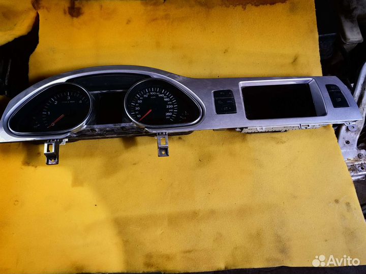 Приборная панель в сборе Ауди Q7